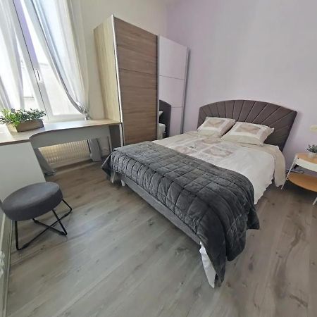 Logement Place D'Erlon Hypercentre Avec Balcon Apartment Reims Exterior photo